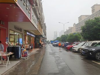 藍思科技商業街75㎡童裝店轉讓_搜門面網