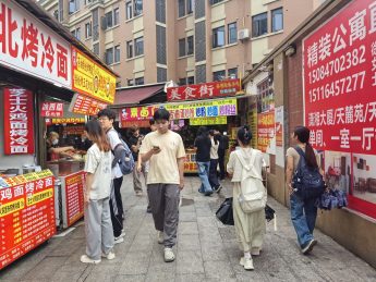 河西天马学生公寓旁美食街125㎡门面直租_搜门面网