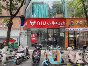 芙蓉广场旁120平旺铺招租_搜门面网